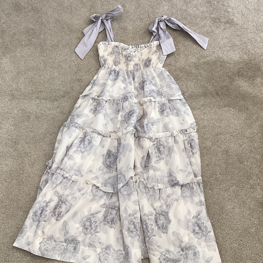 Jacqui E Elegant Cream and Gray Blouse
